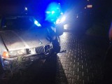 Pościg za pijanym kierowcą na drodze 713 między Tomaszowem a Opocznem. Ranny policjant w szpitalu [ZDJĘCIA]