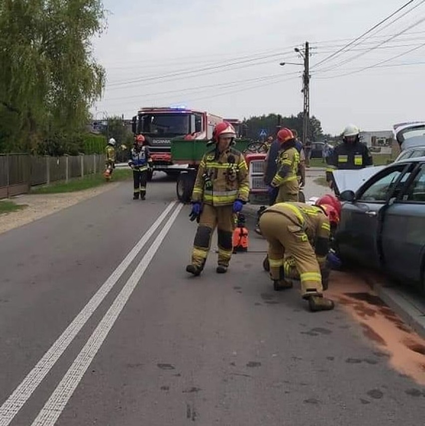 Policja Kłobuck: Ciągnik Ursus wjechał w Alfę Romeo