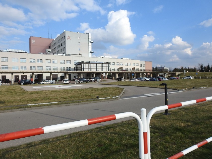 Jacek Roleder, dyrektor szpitala w Łomży, zakażony koronawirusem. Przebywa w izolacji domowej