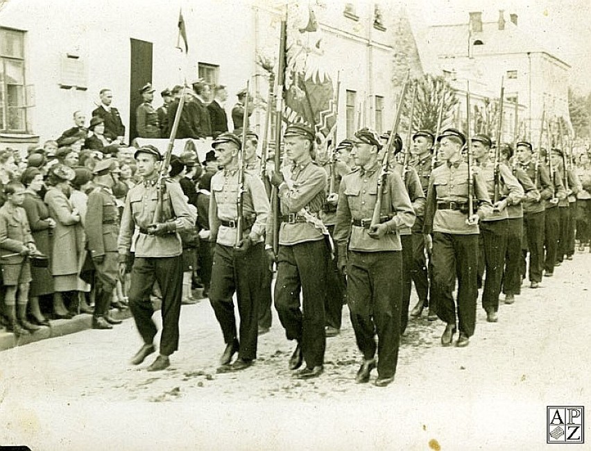 Ulica Akademicka w Zamościu w 1939 r. Defilada zamojskich...