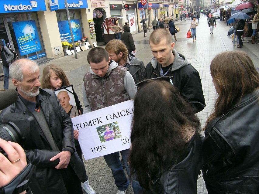 Pikieta STOP NOP w Poznaniu: Szczepienia nie obowiązkowe a refudnowane [ZDJĘCIA]