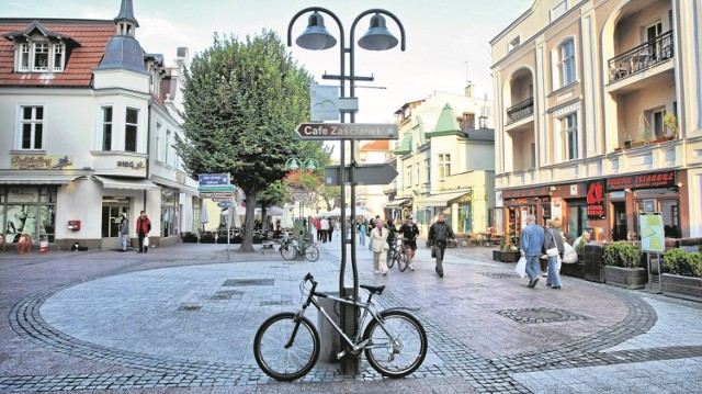 W Sopocie z roku na rok jest coraz mniej mieszkańców. Są też oni coraz starsi. Z podobnymi problemami boryka się Gdynia. Oficjalnie władze miast nie widzą powodu do niepokoju