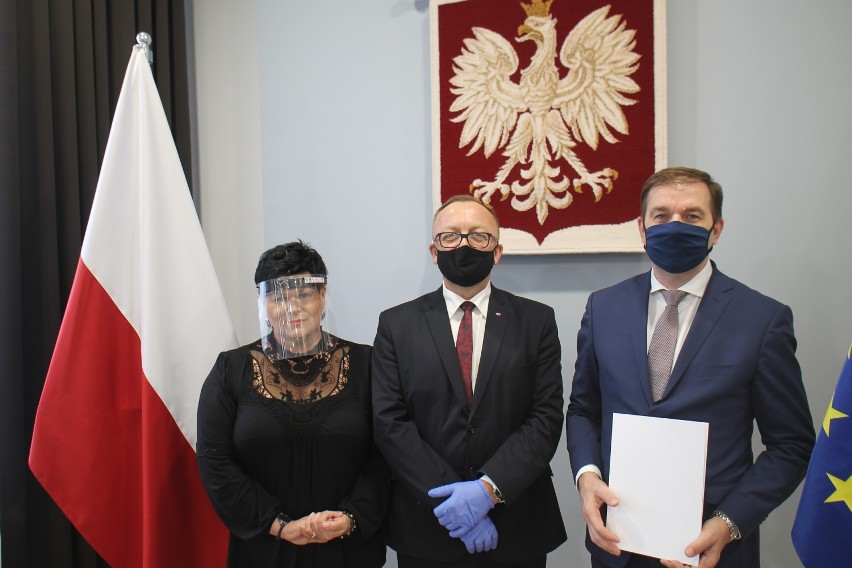Wojciech Głąb dyrektor SOSW w Jarosławiu otrzymał nagrodę Podkarpackiego Kuratora Oświaty