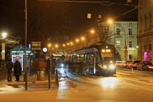 Funkcjonowanie komunikacji nocnej w Noc Sylwestrową