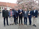 W Kluczborku Marcin Ociepa wsparł kandydatów na radnych. "To sprawdzeni samorządowcy"