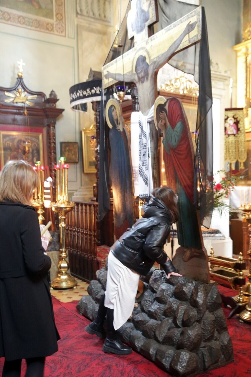 Wielki Czwartek w Kościele prawosławnym. Wierni rozpoczęli święta tradycyjną Jutrznią w parafii pw. Przemienienia Pańskiego w Lublinie
