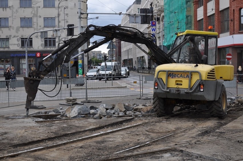 Centrum miasta sparaliżowane. Wszystko przez remont torów [ZDJĘCIA]