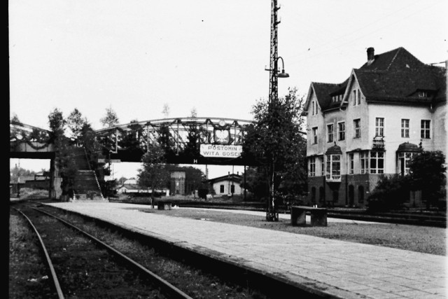 Fot. Dworca kolejowego w Ustce prawdopodobnie z 1946 roku, wykonane przez p. Helenę Bieszczad.