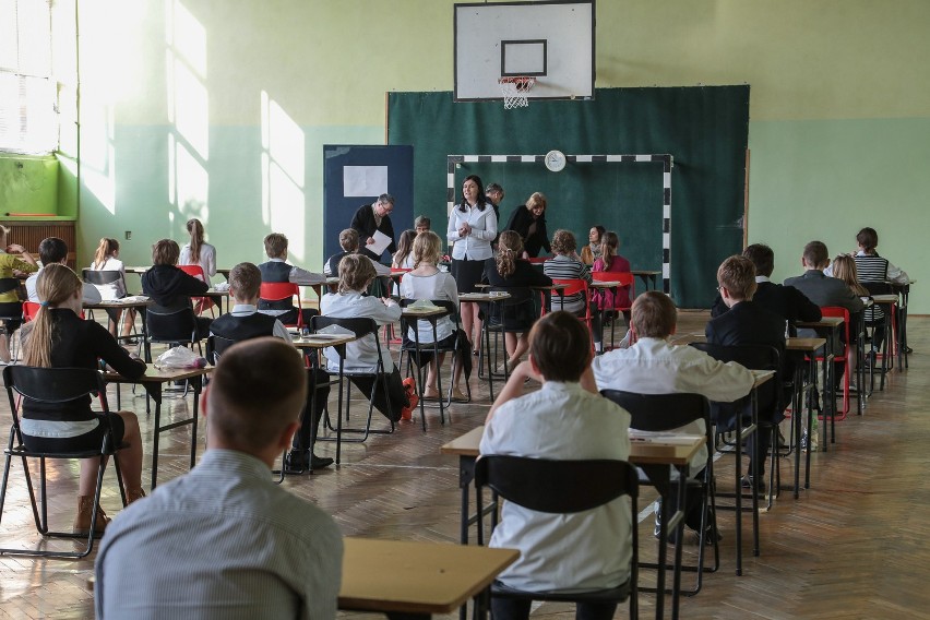 Sprawdzian Test szóstoklasistów 2014: Zdjęcia z egzaminu w Krakowie [ZDJĘCIA]