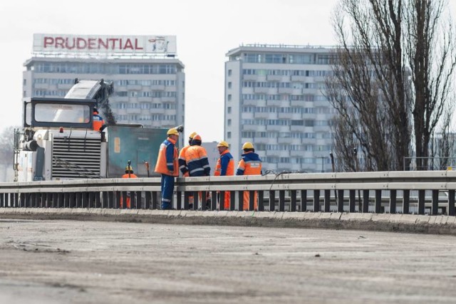 Opóźnienia, Most Łazienkowski. "Prace prowadzone są normalnie"