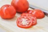 Chcesz mieć piękne pomidory w przyszłym roku? Zachowaj nasiona. W ten sposób zrobisz to skutecznie krok po kroku