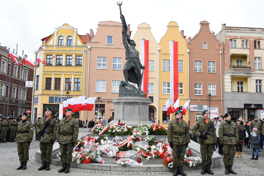 Oficjalne uroczystości z okazji 100 rocznicy odzyskania...