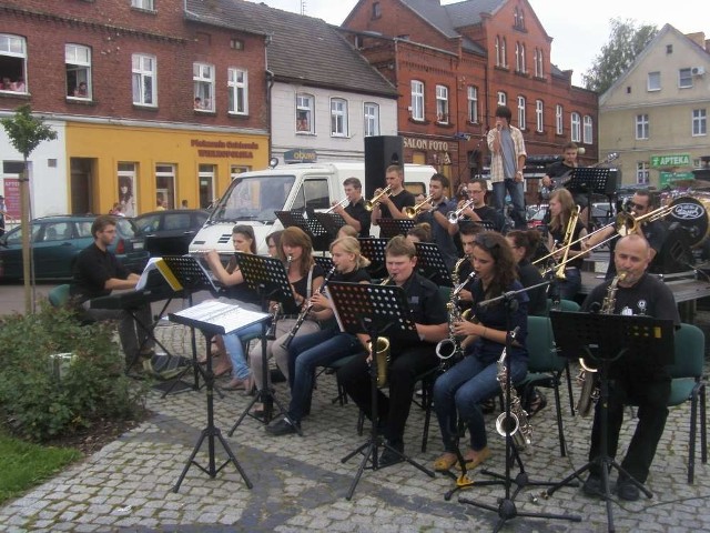 Jako pierwszy wystąpił Big Band Szamocin