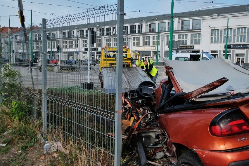 W sobotę nad ranem doszło do śmiertelnego wypadku w centrum Poznania