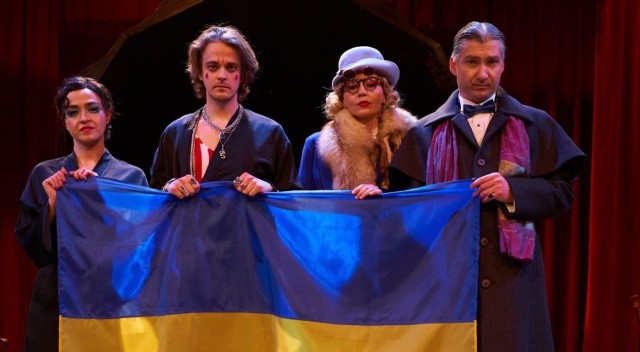 Aktorzy Teatru Powszechnego w Radomiu solidarni z Ukrainą. teatr zaangażował się w pomoc uchodźcom.