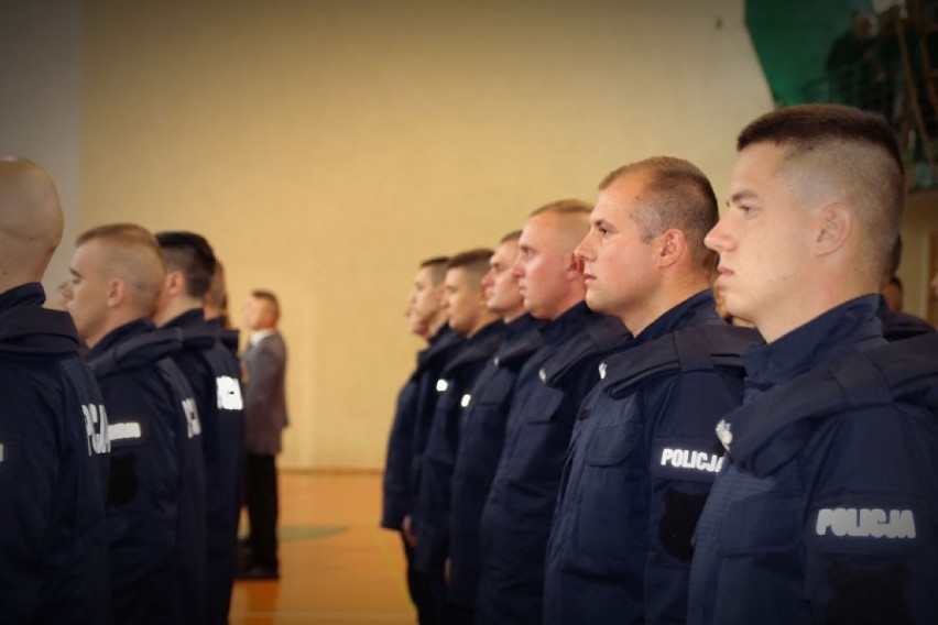 Ślubowanie nowych policjantów w szeregach policji w województwie łódzkim [ZDJĘCIA]