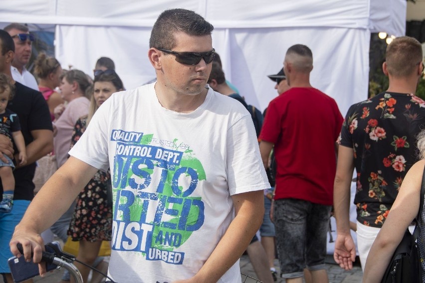 Oblężony Sandomierz! Największą bolączką był brak miejsc w restauracjach i parkingów. Jak to poprawić? [ZDJĘCIA]