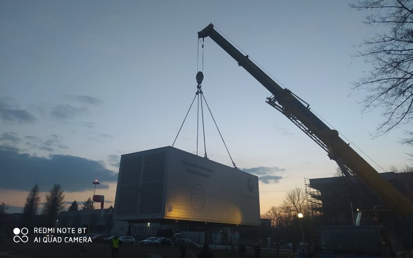 Przy szpitalnym oddziale ratunkowym stanął mobilny tomograf...