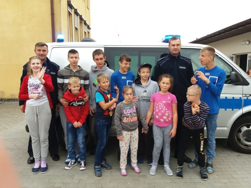 O bezpieczeństwie w Specjalnym Ośrodku Szkolno- Wychowawczym w Gromadzicach[foto]