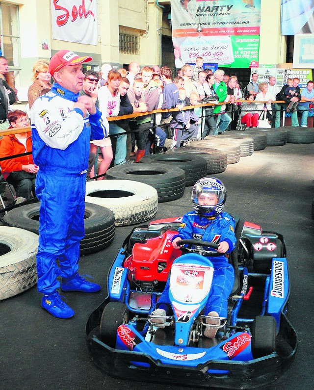 Kana organizuje między innymi zajęcia kartingowe przy współpracy z grupą Speed Race
