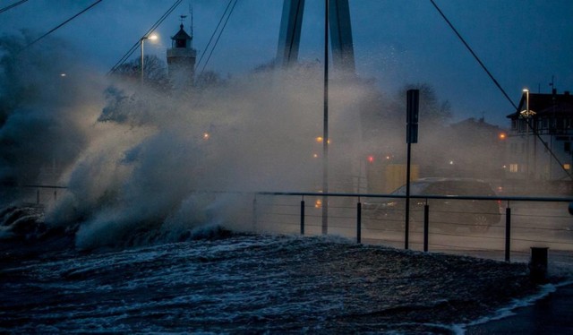 Ostrzeżenie przed silnym wiatrem na Pomorzu. W porywach do 95 km/h