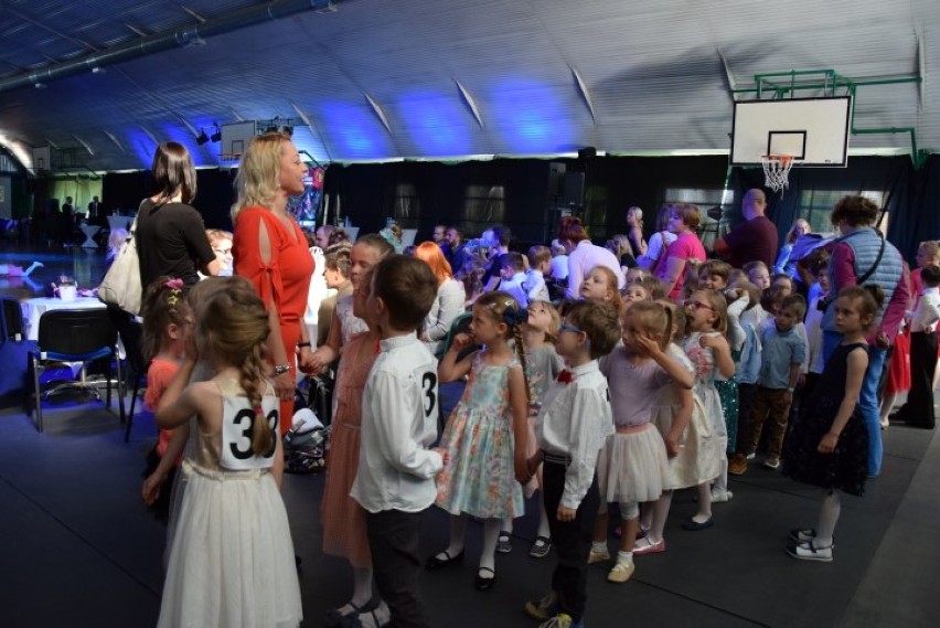 Pruszcz Gdański: Najmłodsi tancerze zatańczyli w II Ogólnopolskim Turnieju Tańca Sportowego [ZDJĘCIA, WIDEO]