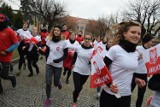 Bieg Niepodległości w Sieradzu 2018. Odbył się po raz ósmy. Uczestnicy oddali honory bohaterom miasta i kraju (zdjęcia)