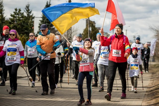 Bieg charytatywny Solidarni z Ukrainą odbył się w sobotę w podbydgoskich Białych Błotach