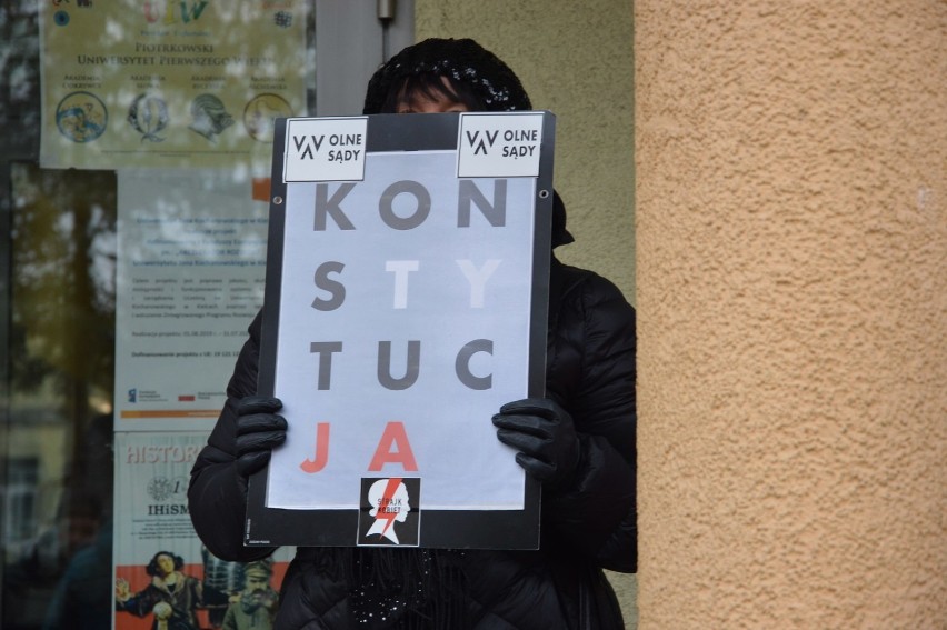 Otwarcie oddziału biblioteki lekarskiej na UJK w Piotrkowie. Macierewicz z wykładem [ZDJĘCIA, WIDEO]