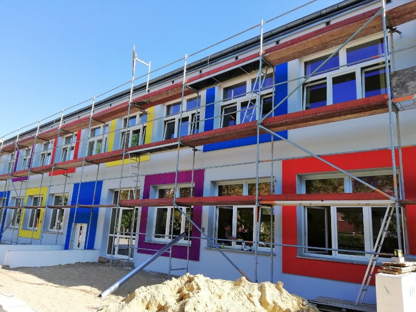 Miejskie przedszkole ma nową, kolorową elewację 