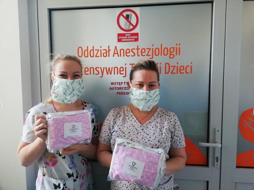 Piękna pomoc! Szpital Pediatryczny w Bielsku-Białej obdarowany maseczkami i posiłkami