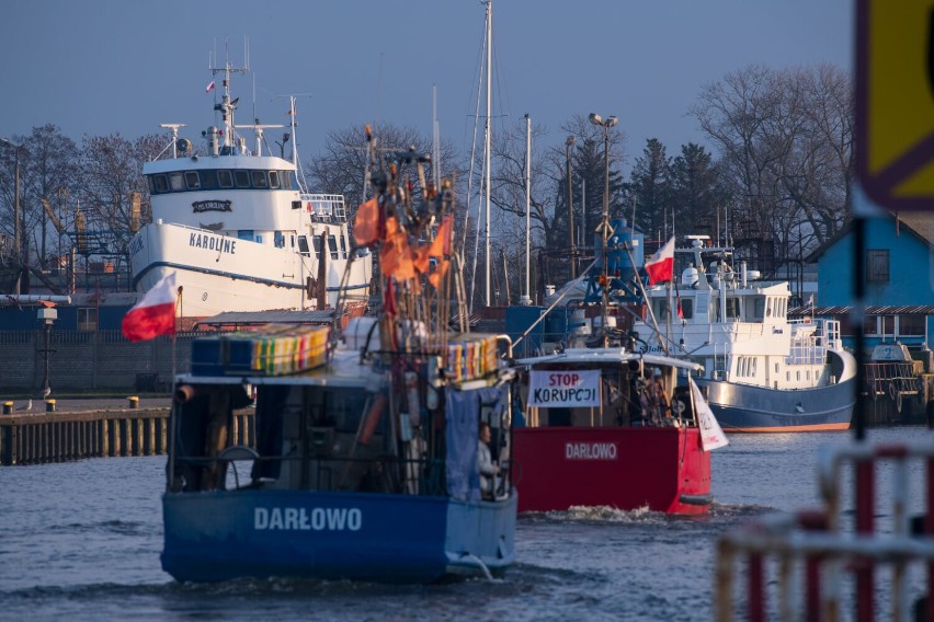 Rybacy z Darłowa protestują i apelują o wsparcie [zdjęcia] 