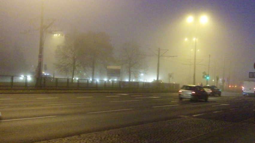 Gdańsk: Mgła utrudnia poruszanie się po drogach