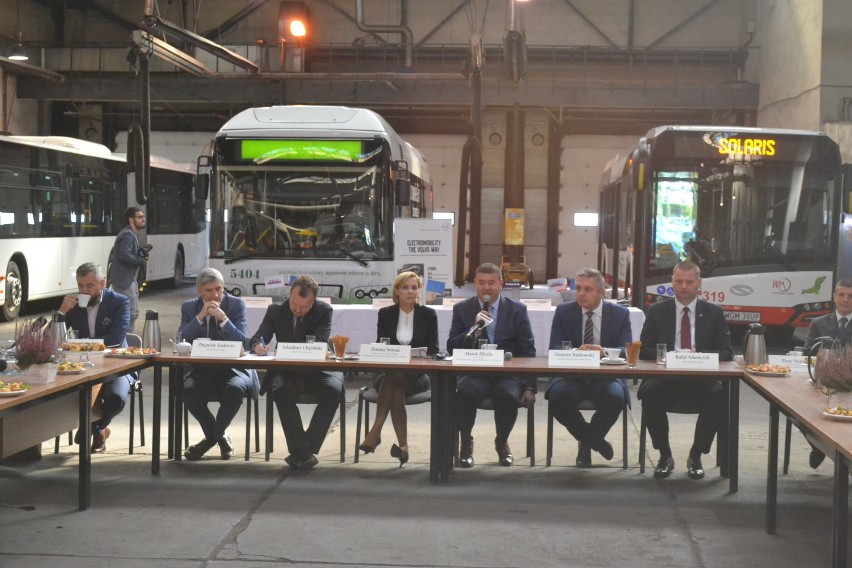 PKM Sosnowiec: podpisano umowę na nowe autobusy [ZDJĘCIA]
