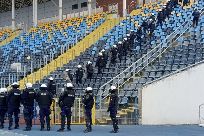 Na terenie bydgoskich stadionów policjanci doskonalili swoje...