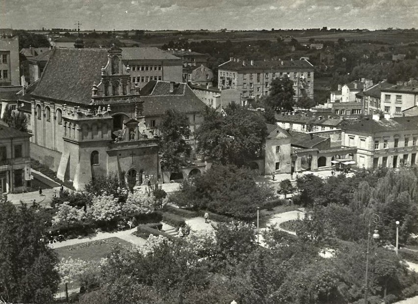 To tu w XX wieku biło serce Lublina. Ulica Świętoduska zawsze tętniła życiem. Zobacz niezwykłe archiwalne zdjęcia 