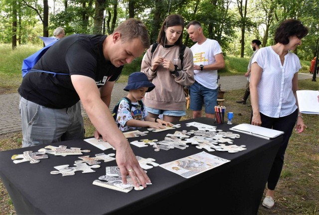 W inowrocławskich Solankach, w niedzielę 18 czerwca, odbyła się gra miejska "Przygoda z Tatą". Na trasę wyruszyło ponad 180 zespołów, które miały do wykonania kilka zadań