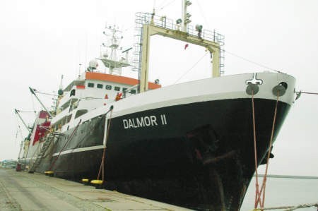 Trawler przetwórnia &quot;Dalmor II&quot; pływał do wczoraj pod banderą Malty.











   Fot. Tomasz Bołt