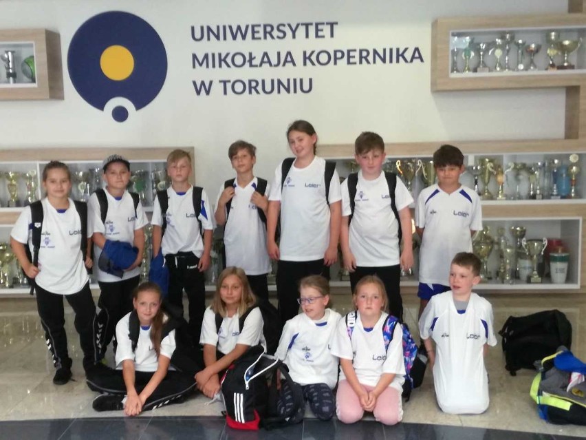 11 medali pływaków MAL WOPR na zawodach w Toruniu. Kacper najlepszym dziesięciolatkiem