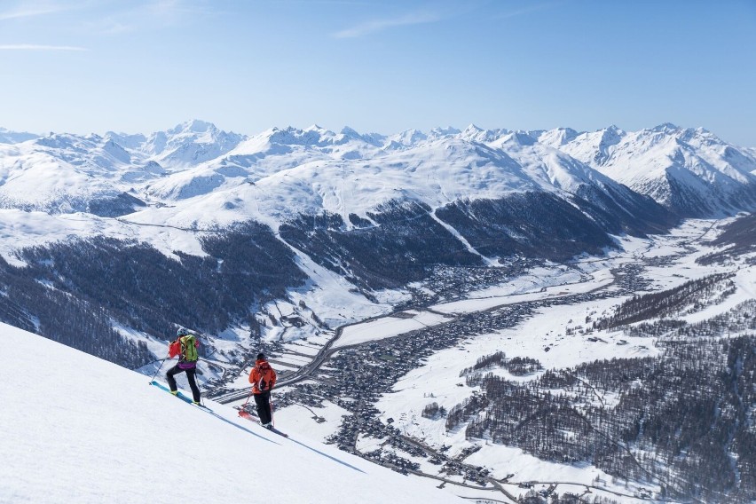 Livigno przyciąga miłośników sportów zimowych, którzy...