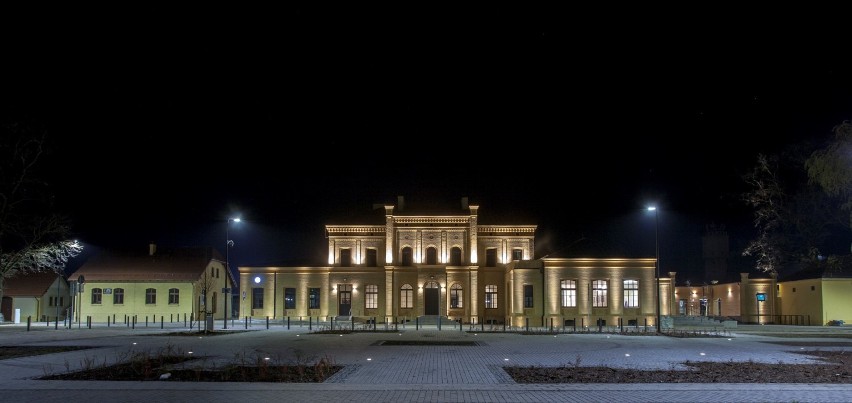 Dworzec kolejowy w Starogardzie Gdańskim. Historyczną posadzkę połączono z nowoczesną żywicą. Jak Wam się podoba? [zdjęcia]
