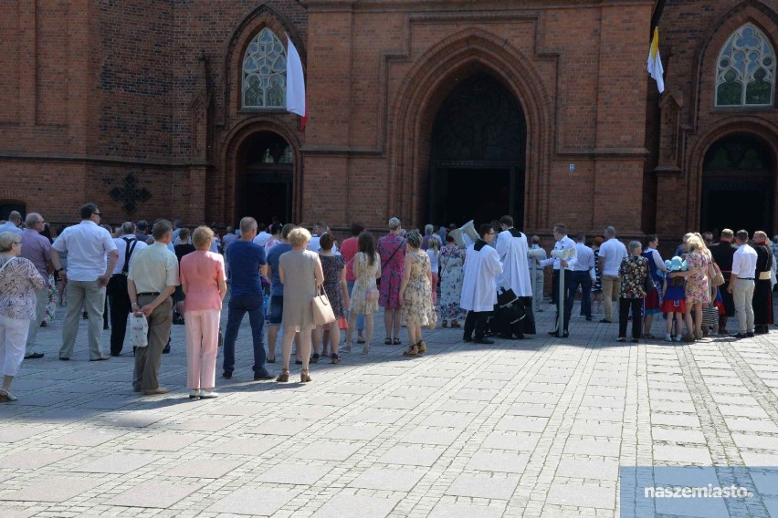 Boże Ciało 2018 we Włocławku - procesja przeszła ulicami miasta Włocławek [zdjęcia, wideo] 