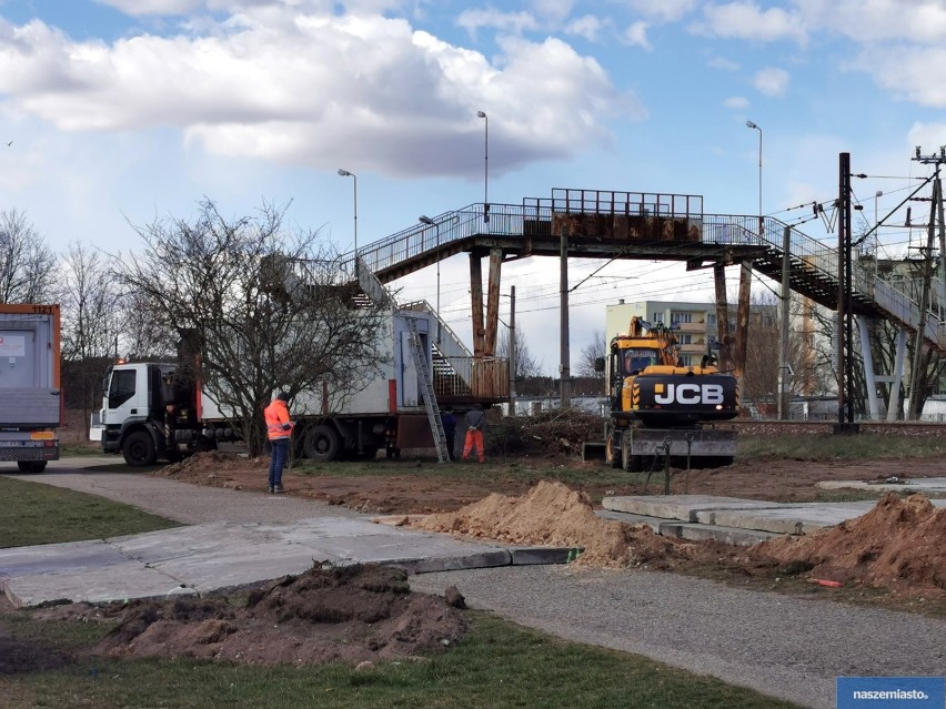 Budowa przejścia podziemnego we Włocławku. Prace organizacyjne pod plac budowy rozpoczęte [zdjęcia]