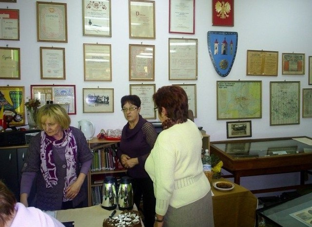 Od lewej: prezes Towarzystwa Miłośnik&oacute;w Kujaw Halina Paczkowska. Fot. Karol Szmagalski
