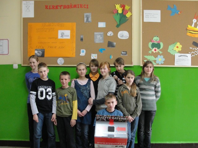 Młodzież szkoły w Starym Dzierzgoniu zachęca do zbiórki elektrośmieci