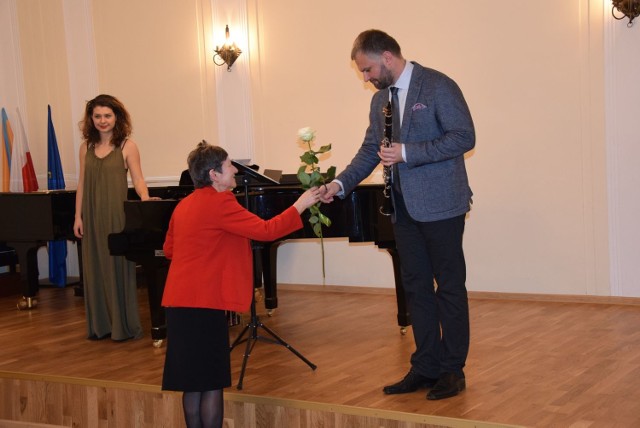 Odbył się pierwszy w tym roku koncert z cyklu Pałacowe spotkania z muzyką. W sali koncertowej skierniewickiej szkoły muzycznej wystąpił duet: Jan Jakub Bokun – klarnet oraz Zuzanna Całka – fortepian.