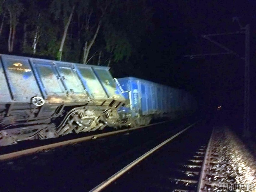 Wykoleił się pociąg z węglem pod Tarnowem Opolskim