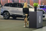 Poznań Motor Show 2024 na MTP. Hostessy twarzą wielkich targów motoryzacji w Poznaniu