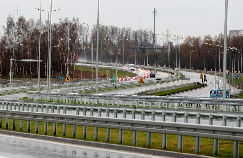Trasa Sucharskiego: Trzy kilometry nowej drogi do terminalu promowego Westerplatte [ZDJĘCIA]