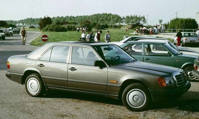 Mercedes-Benz W124